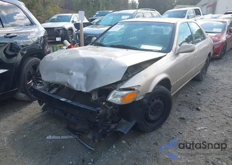 2000 Toyota Camry Le from USA, damaged, VIN 4T1BG22K6YU934243